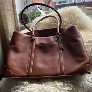 Vintage Coach leather tote in British Tan with piping EUC